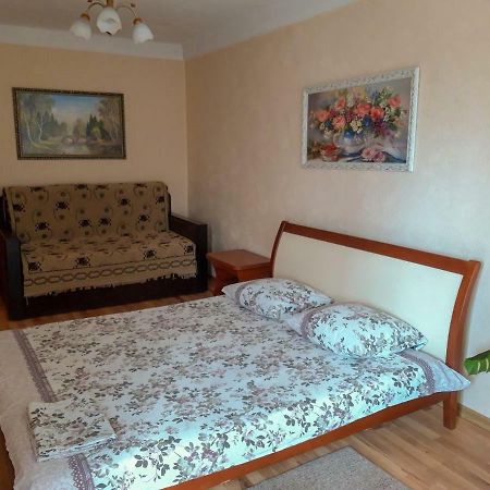 Apartment on Livoberezna metro station Kiev Buitenkant foto