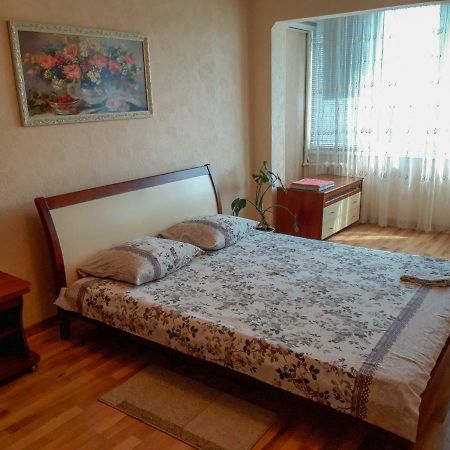 Apartment on Livoberezna metro station Kiev Buitenkant foto