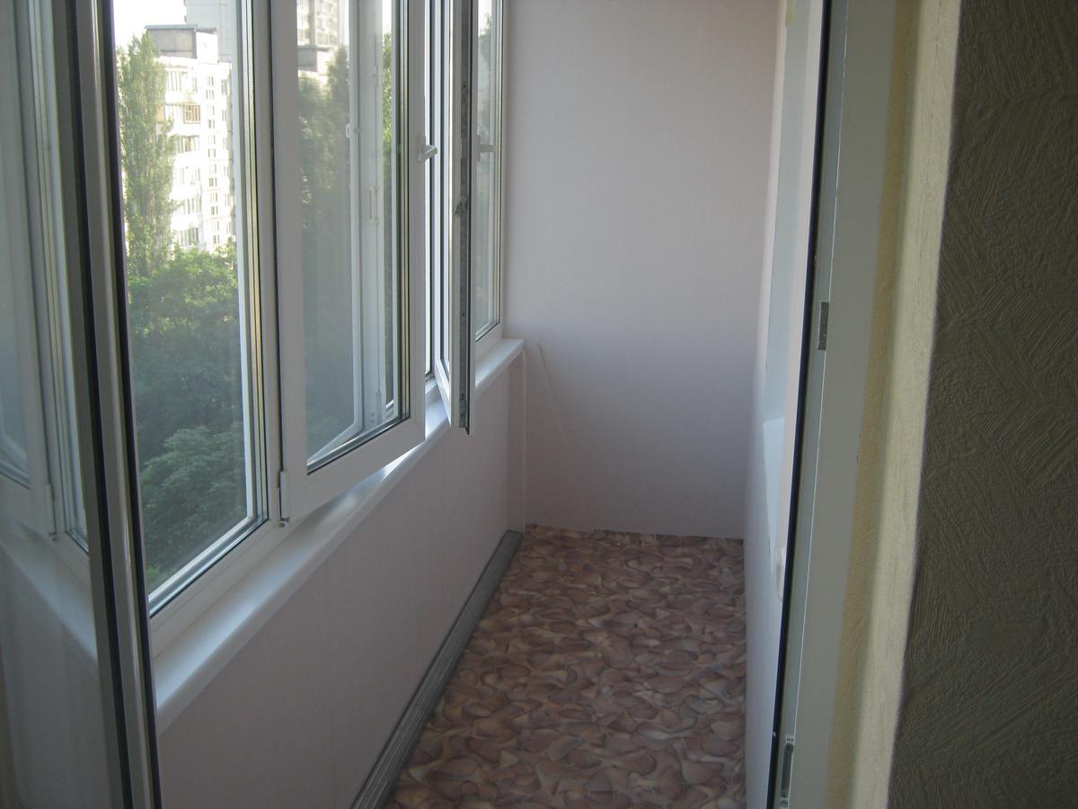 Apartment on Livoberezna metro station Kiev Buitenkant foto