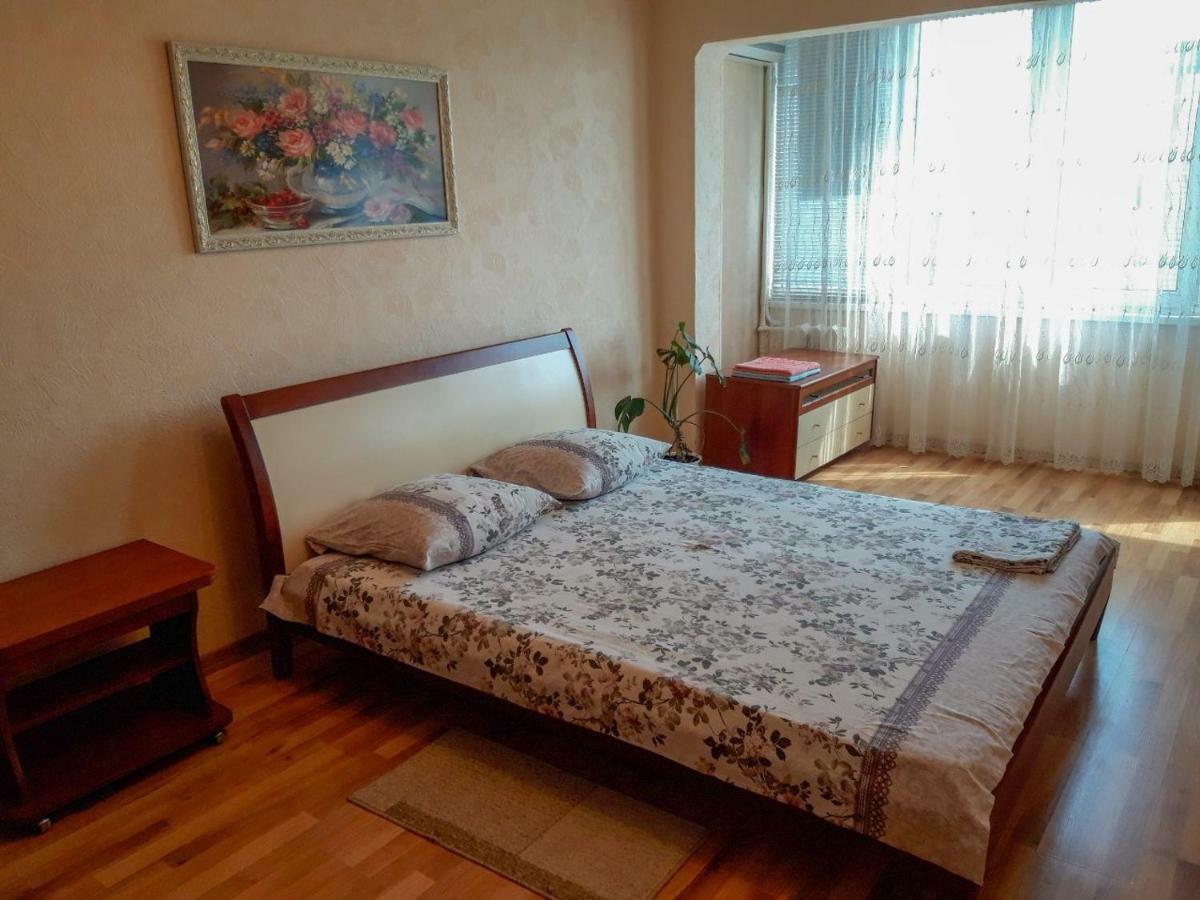 Apartment on Livoberezna metro station Kiev Buitenkant foto